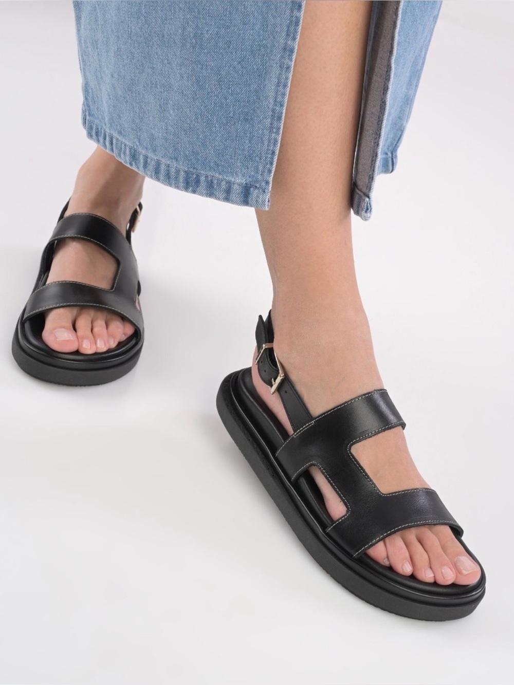 Women’s Alohas black leather sandals